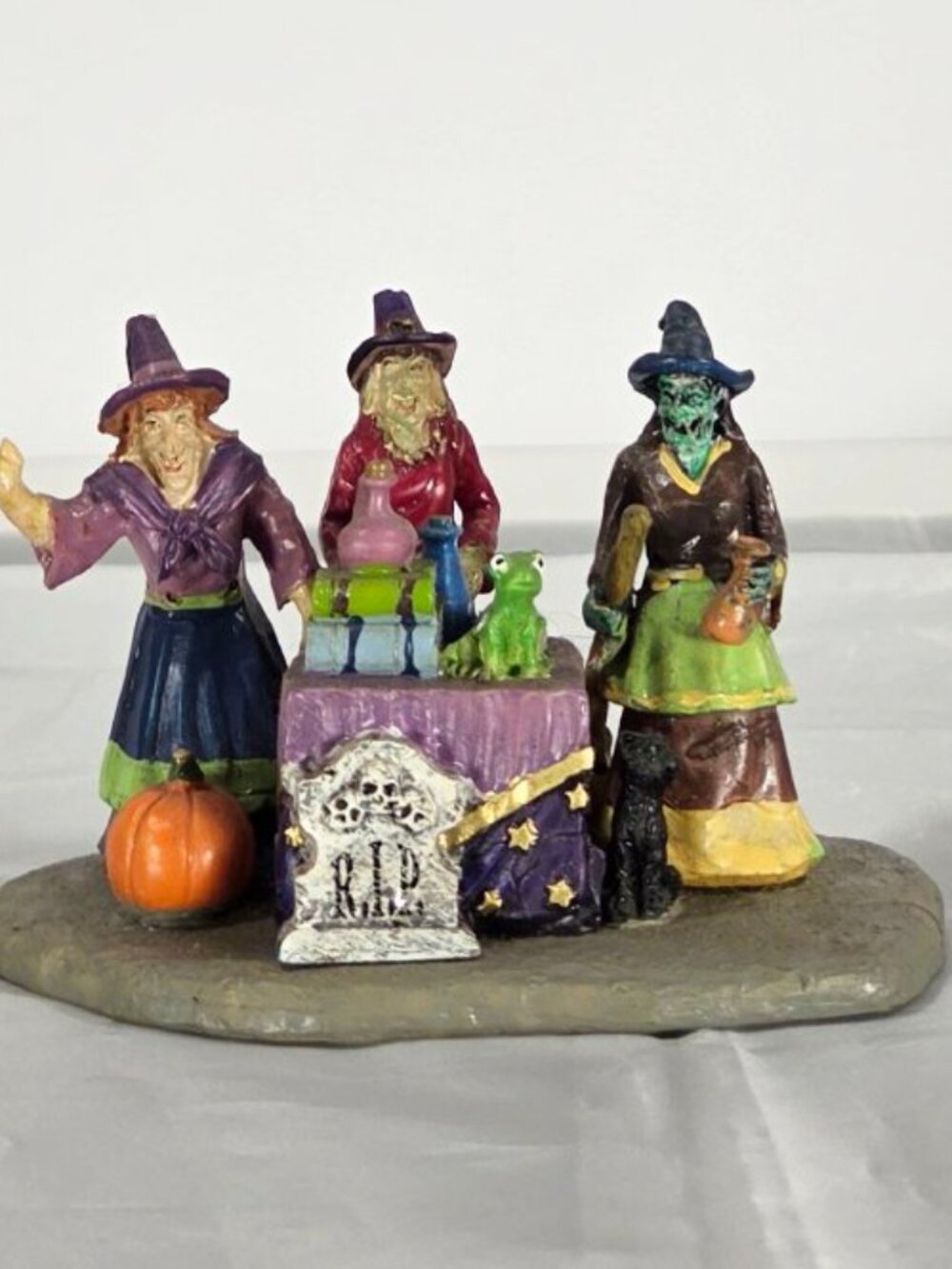 Lemax Spooky Town Potion Time Witches Figurine 23950 Retired